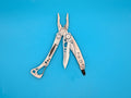 LEATHERMAN Skeletool Multi Tool - Combo Edge Blade Knife Pliers Carabiner!!!