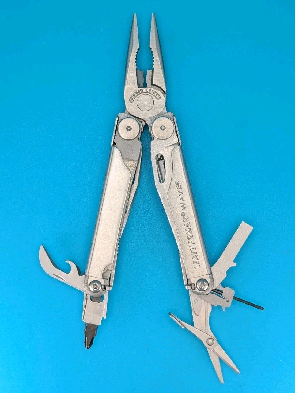 Leatherman Wave Multi Tool! Stainless! Retired! Free Shipping! WITH SHEATH!