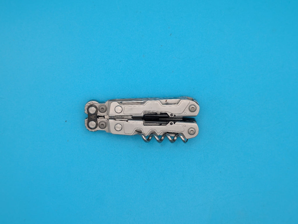 SOG Powerlitre Screwdriver Corkscrew Needlenose Pliers Knife Multi Tool! Silver