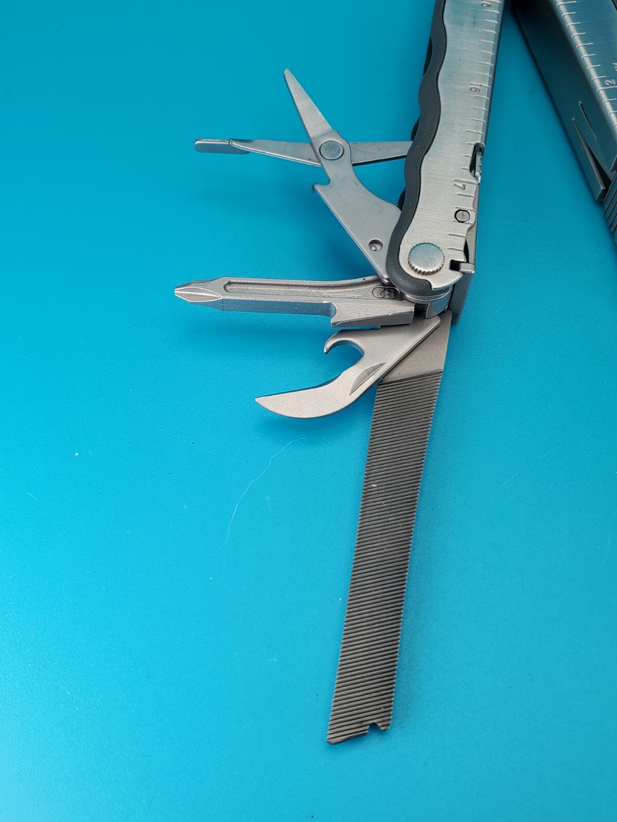 Leatherman BLAST Multi-Tool , Retired Multitool w/ Knife Pliers! WITH SHEATH!