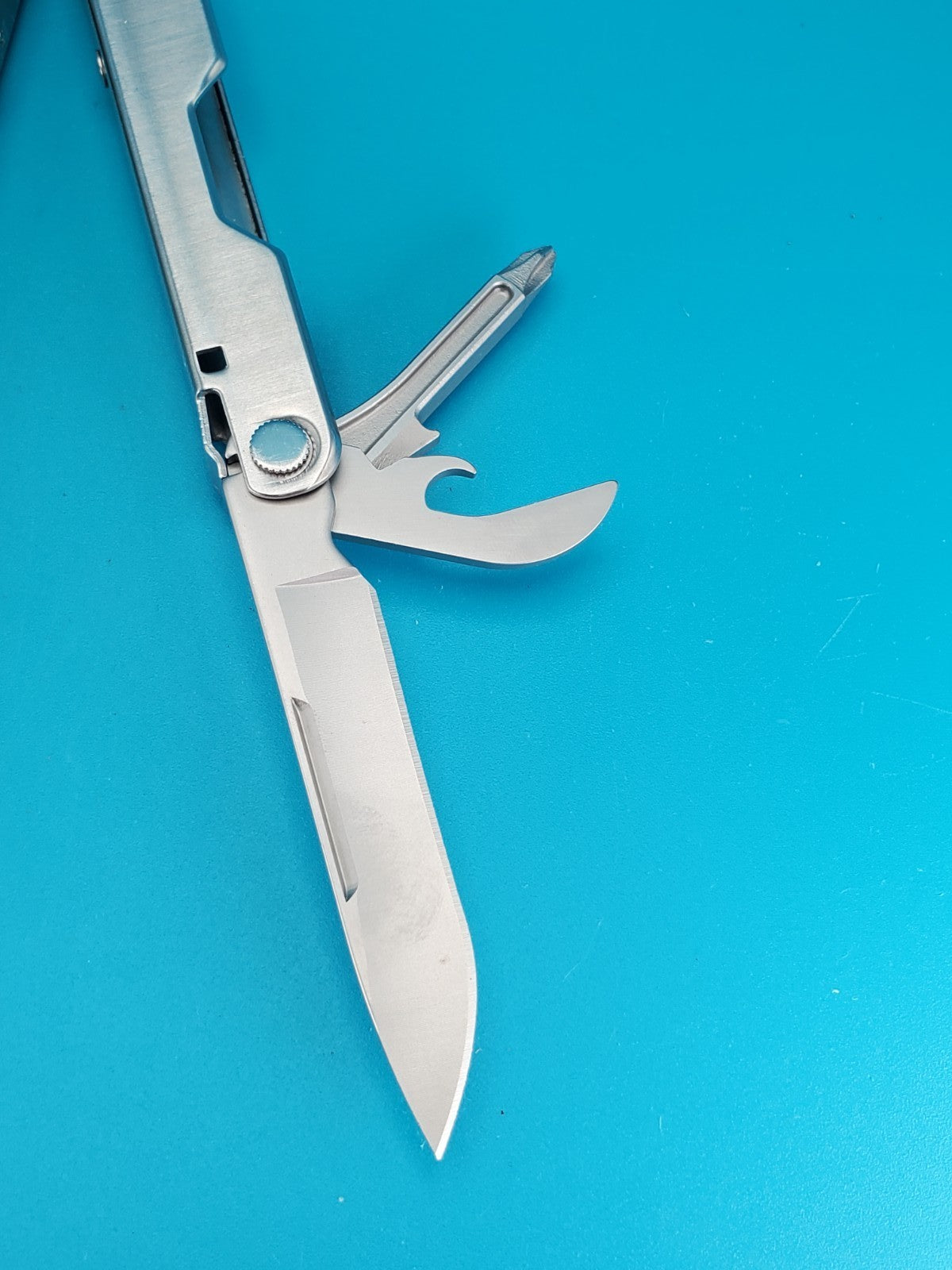 Leatherman Bond Multitool, Stainless Steel Everyday Tool