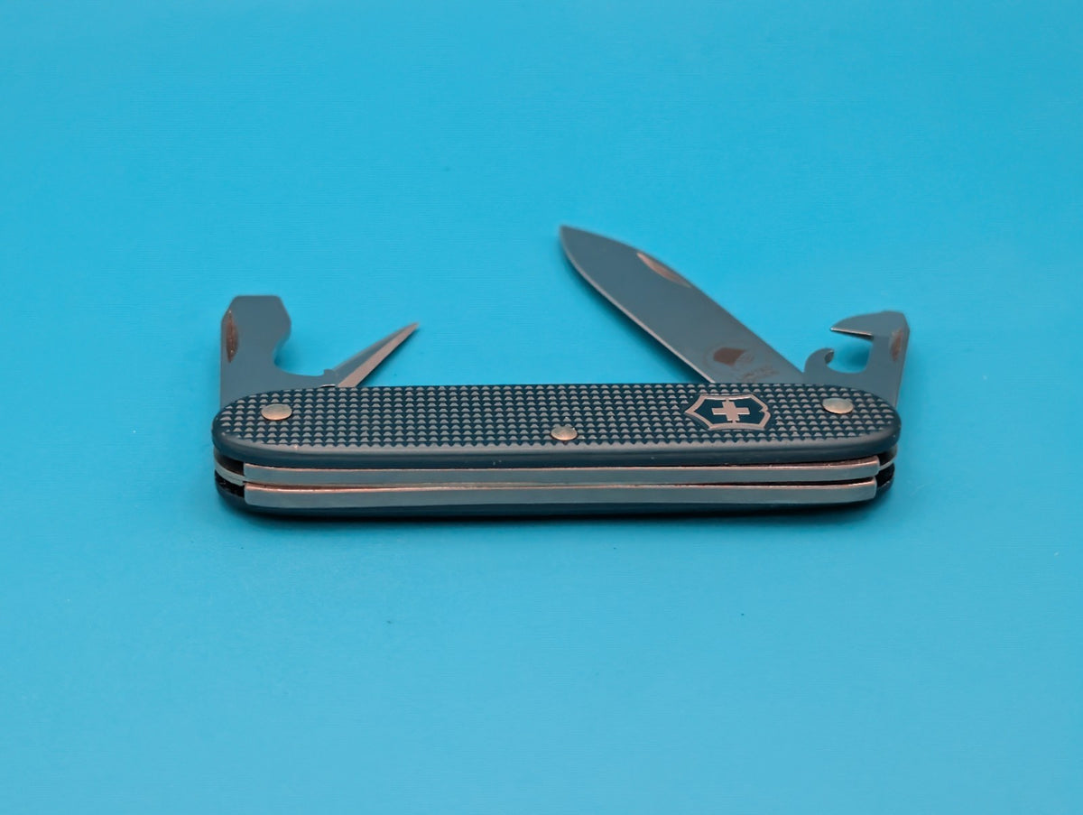 Victorinox Pioneer NESPRESSO Teal Blue Limited Edition Swiss Army Knife! 2018