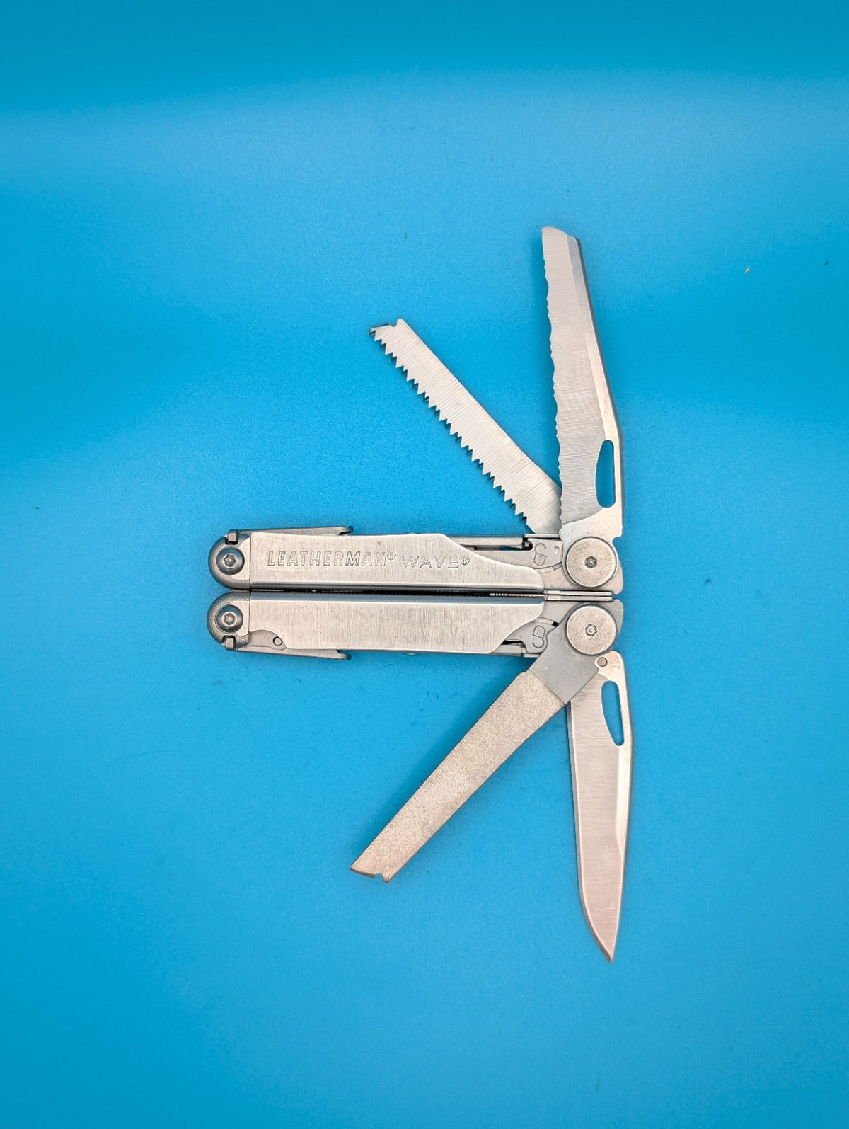 Leatherman Wave Multi Tool! Stainless! Retired! Free Shipping! With Sheath!