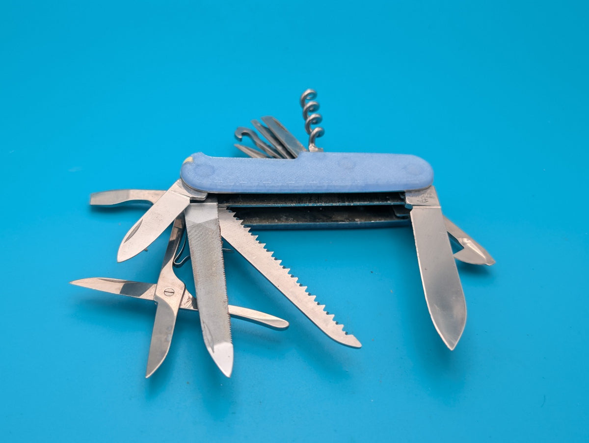Victorinox Ranger GLOW IN THE DARK Swiss Army Knife Multi Tool! 91mm