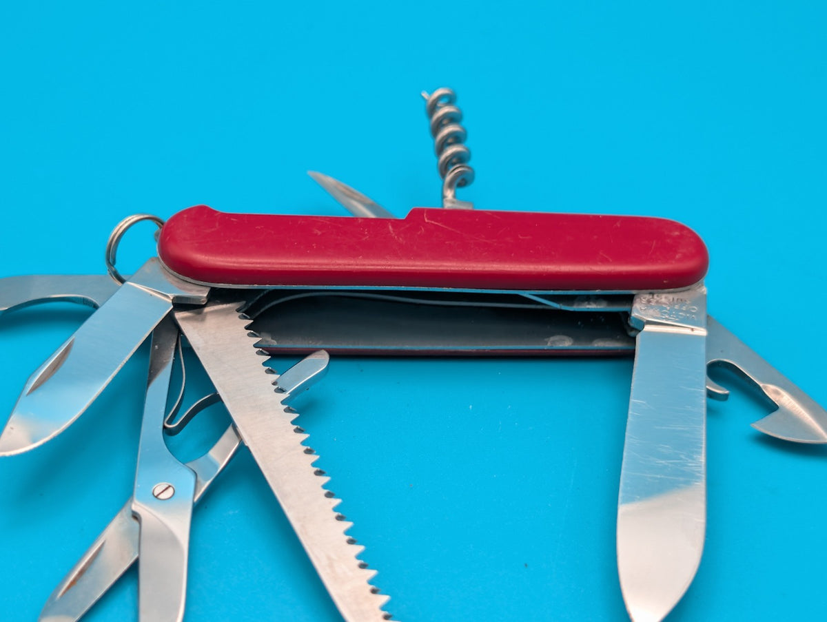 VINTAGE VICTORINOX VICTORIA RED HUNTSMAN KNIFE MULTI TOOL!