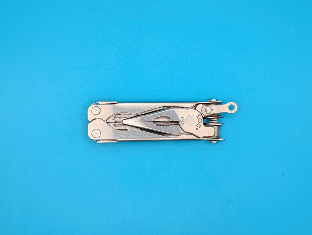 SOG ParaTool Multi-Tool Pliers Saw Screwdrivers Knife Stainless Steel