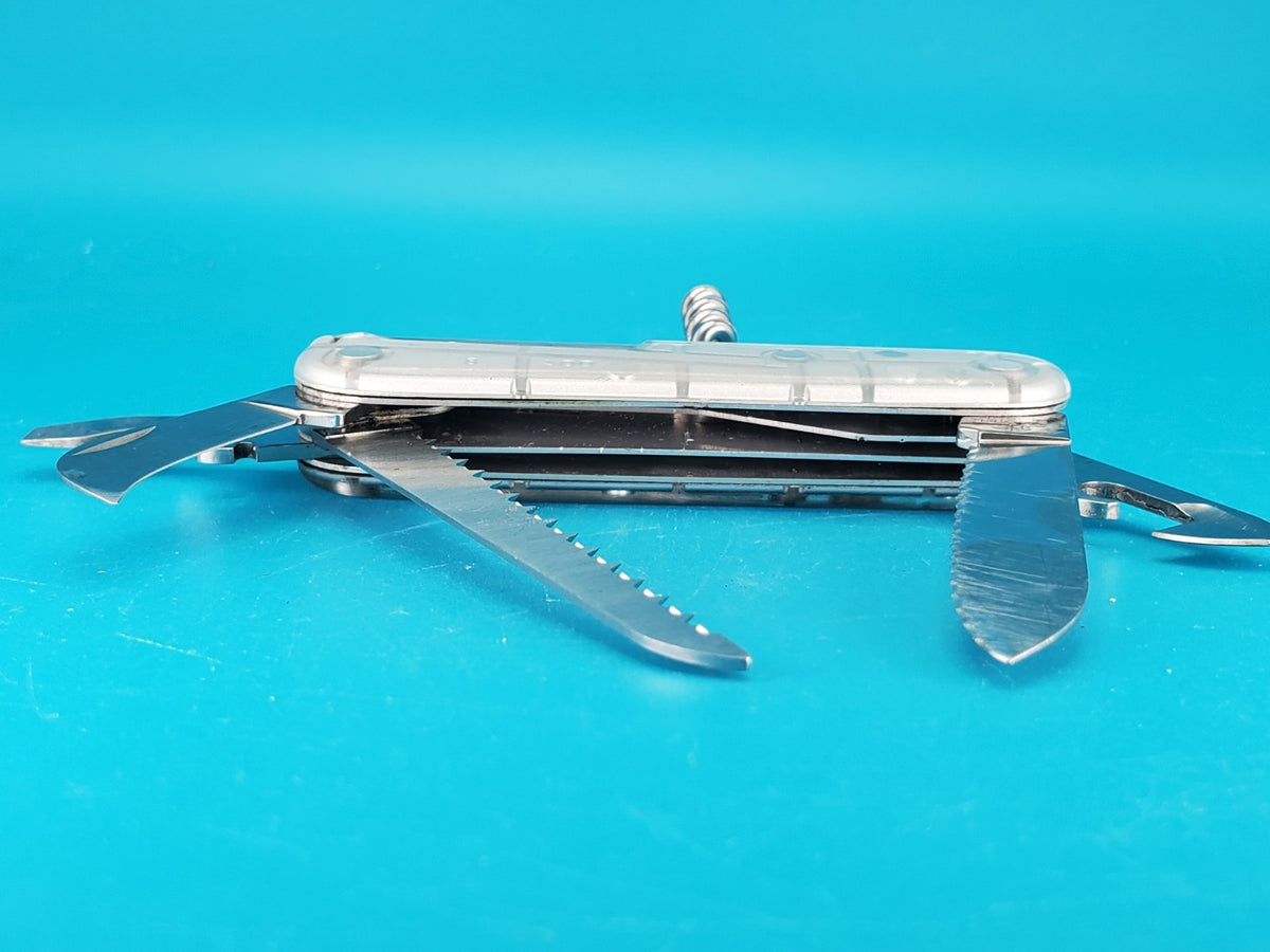 Victorinox Campingmesser Swiss Army Knife with Serrated & Pruning Blades! RARE