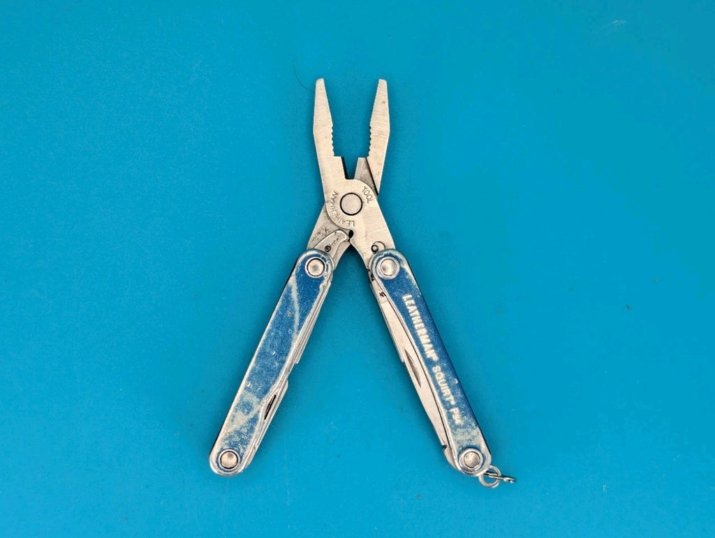 Leatherman Squirt PS4 Multi-Tool With Pliers Scissors Knife Blue