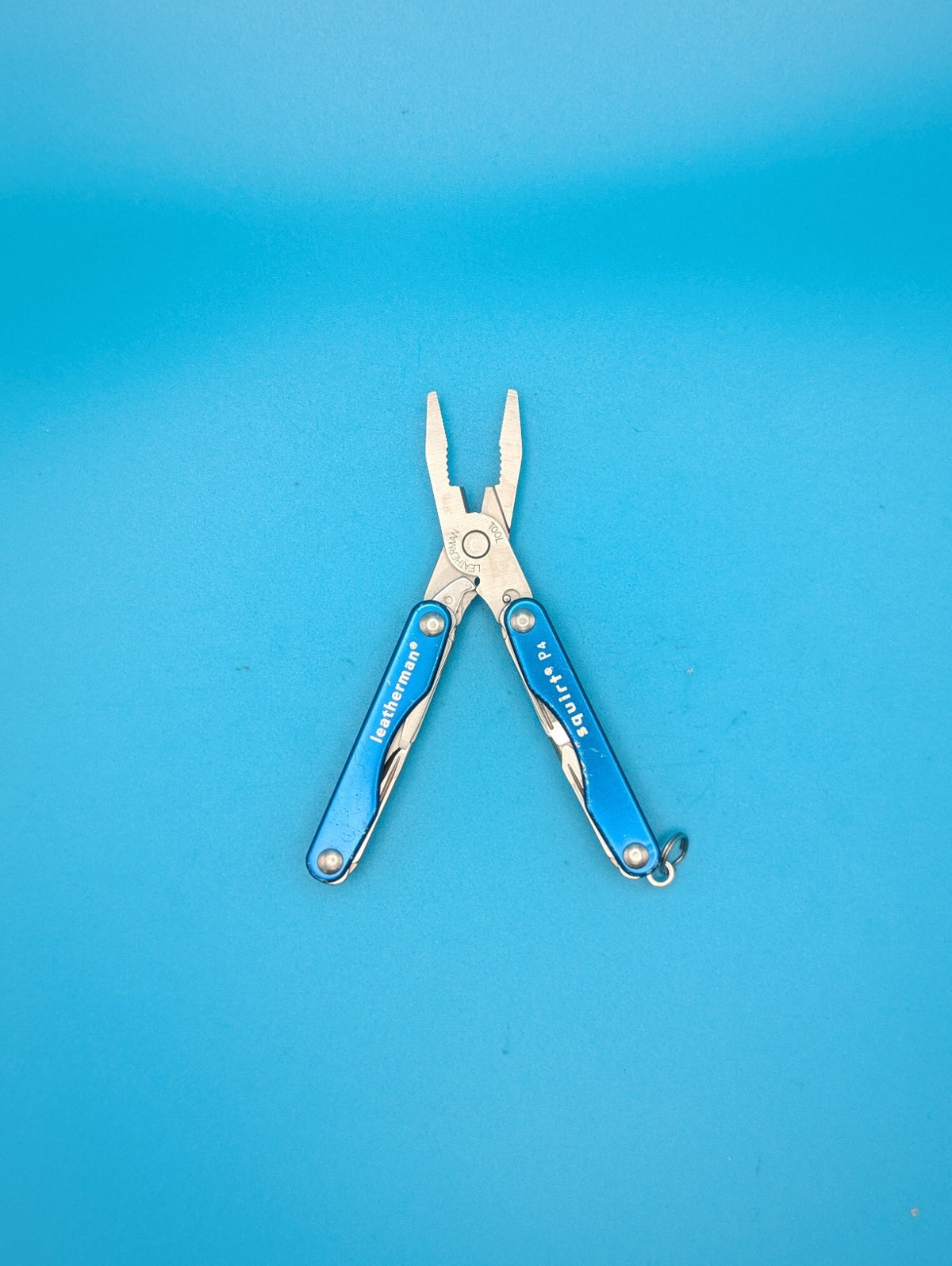 Leatherman Squirt P4 Multi-Tool, Key Ring, Retired, BLUE! *SIEMENS*