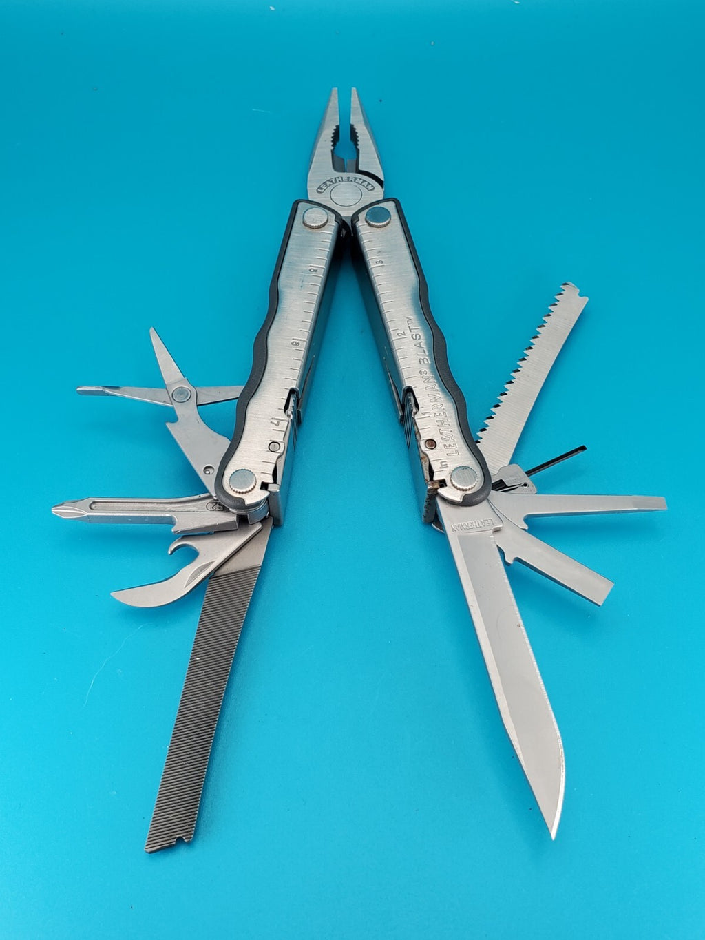 Leatherman BLAST Multi-Tool , Retired Multitool w/ Knife Pliers! WITH SHEATH!