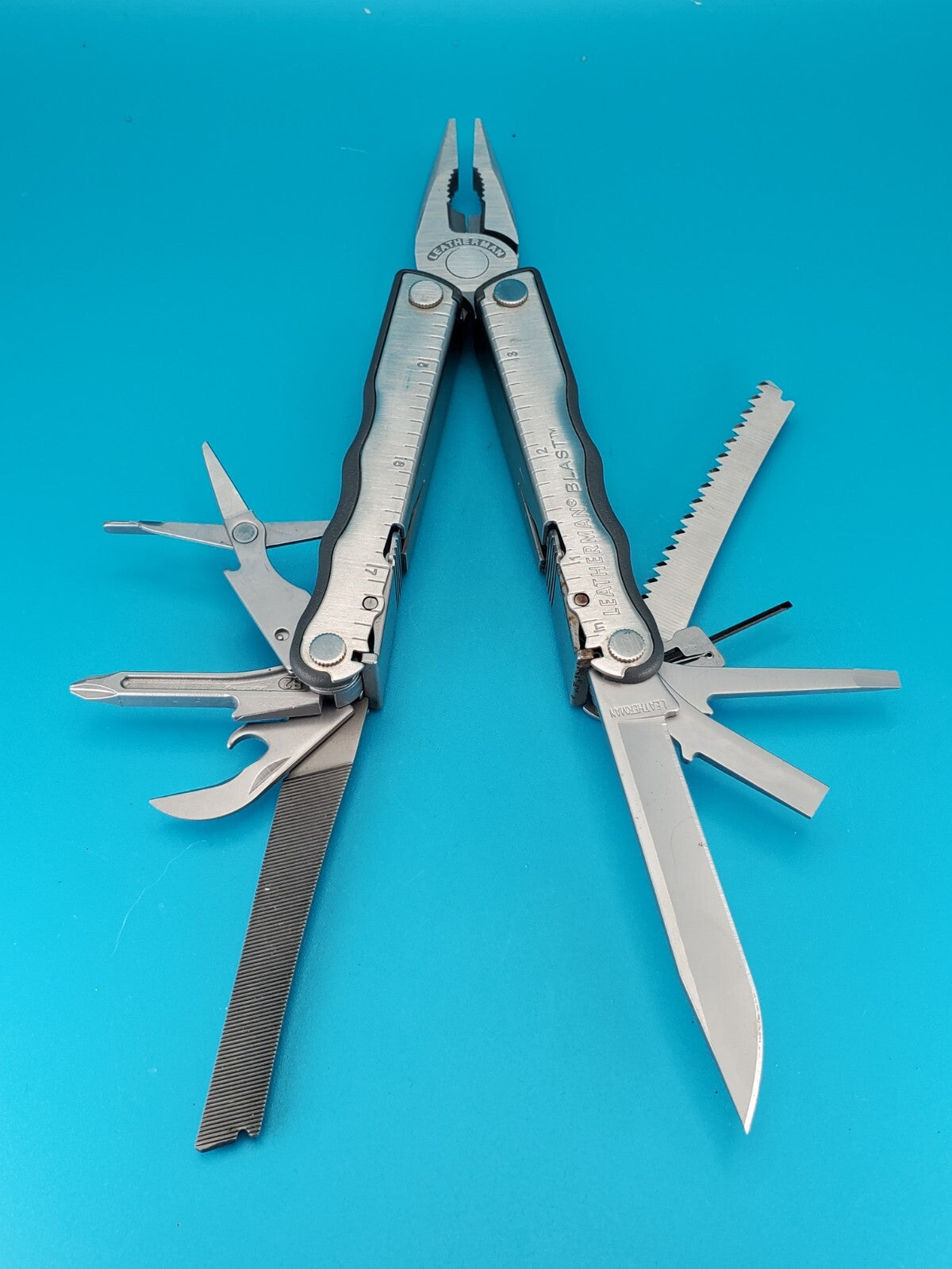Leatherman BLAST Multi-Tool , Retired Multitool w/ Knife Pliers! WITH SHEATH!