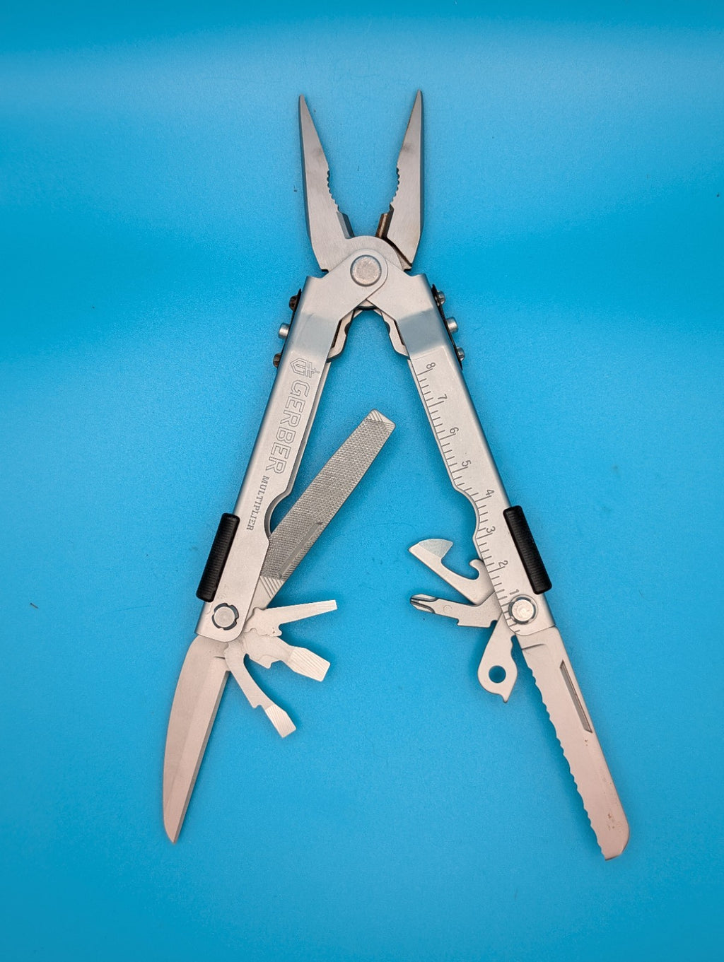 Gerber MP600 Silver Multi-Tool Needle Nose Pliers!