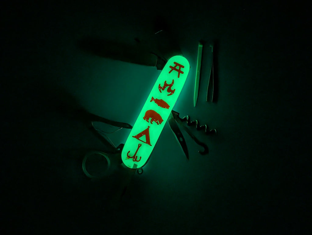VICTORINOX EXPLORER GLOW IN THE DARK SWISS ARMY KNIFE MULTI TOOL!