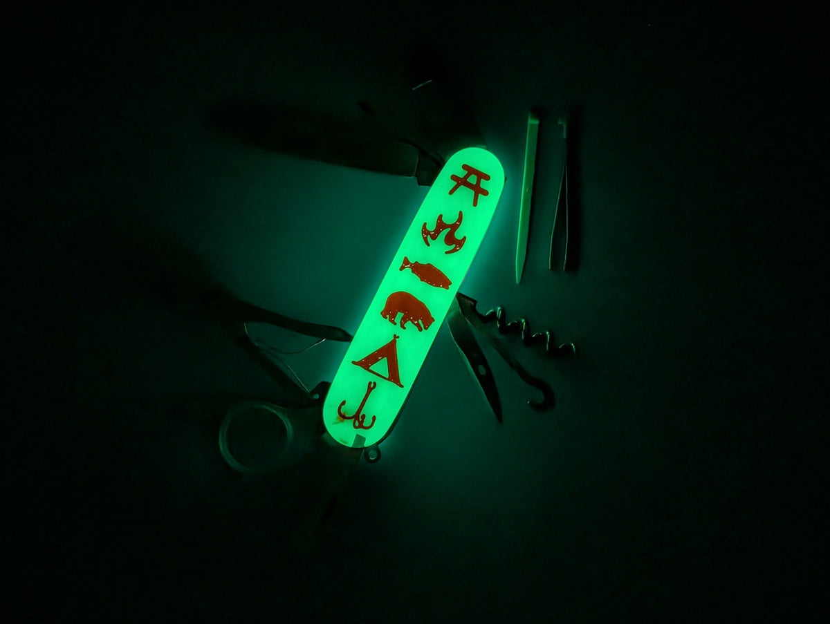 VICTORINOX EXPLORER GLOW IN THE DARK SWISS ARMY KNIFE MULTI TOOL!
