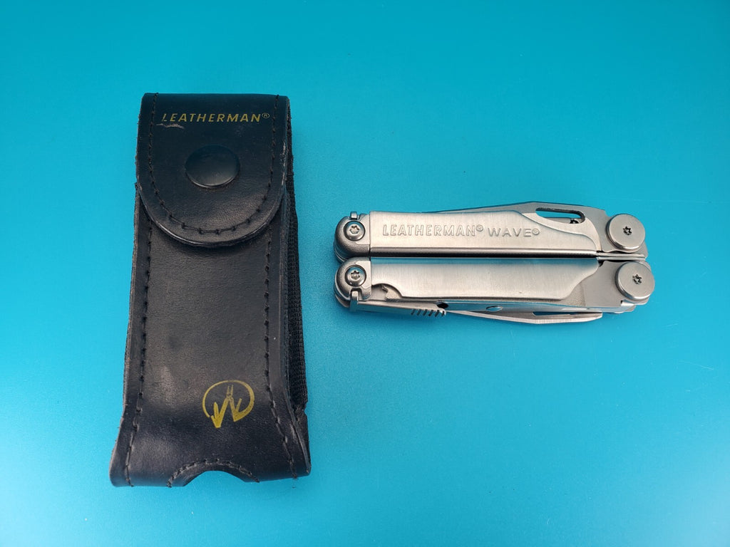 Leatherman Wave Multi Tool! Stainless! Retired! Free Shipping! With Sheath!