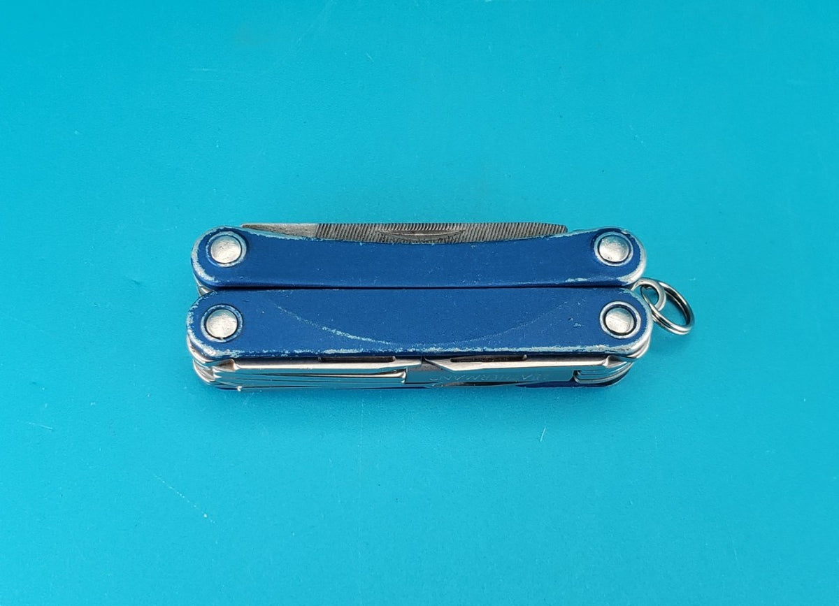 Leatherman Squirt PS4 Multi-Tool With Pliers Scissors Knife Blue