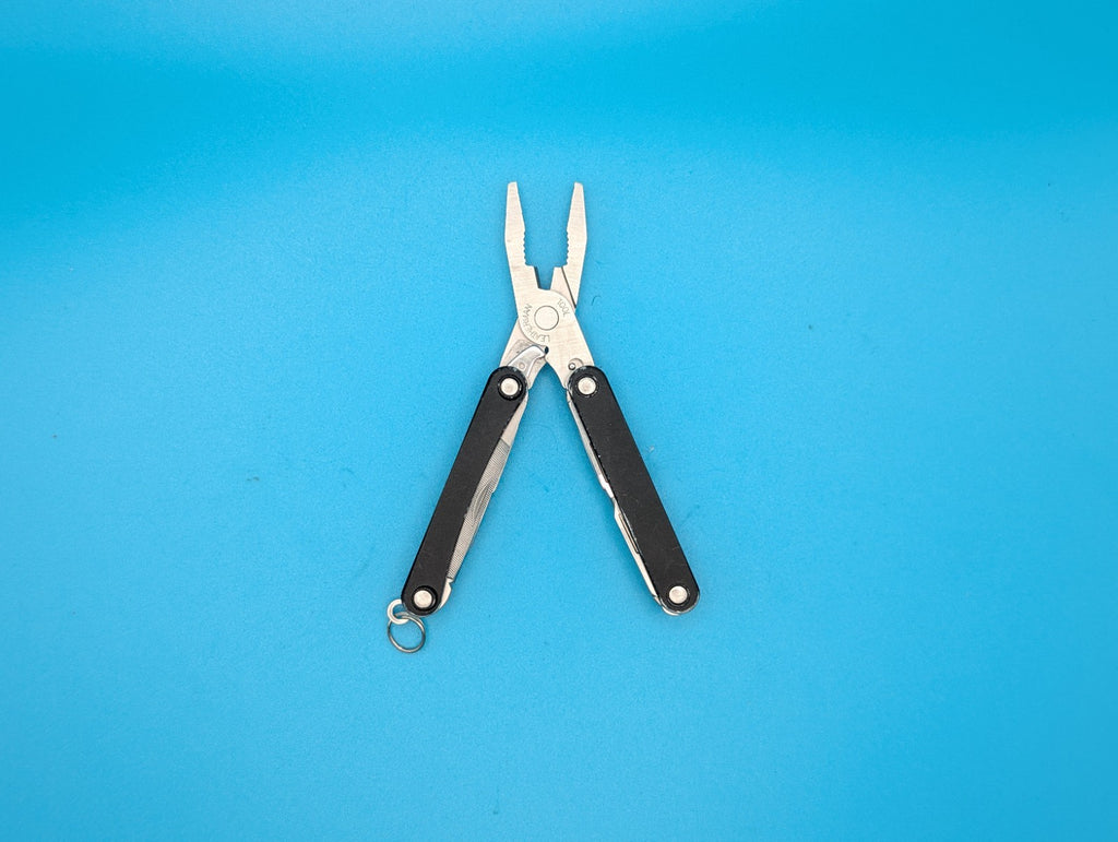 Leatherman Squirt PS4 Multi-Tool With Pliers Scissors Knife Black