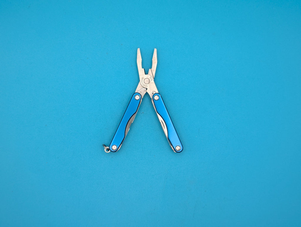 Leatherman Squirt P4 Multi-Tool, Key Ring, Retired, BLUE!