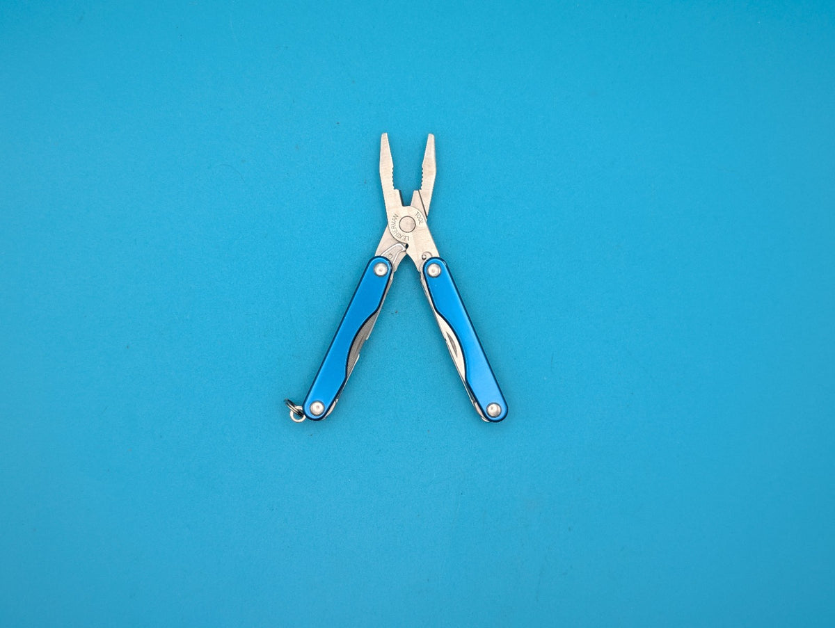 Leatherman Squirt P4 Multi-Tool, Key Ring, Retired, BLUE!