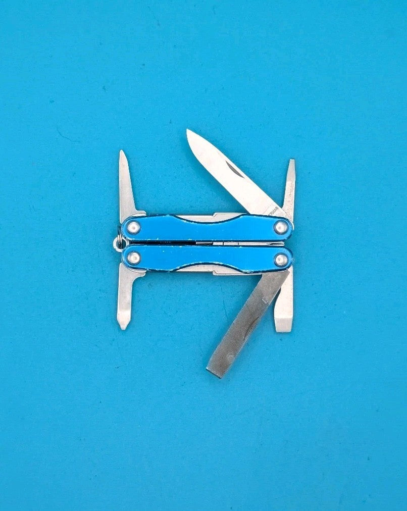 Leatherman Squirt P4 Multi-Tool, Key Ring, Retired, Blue