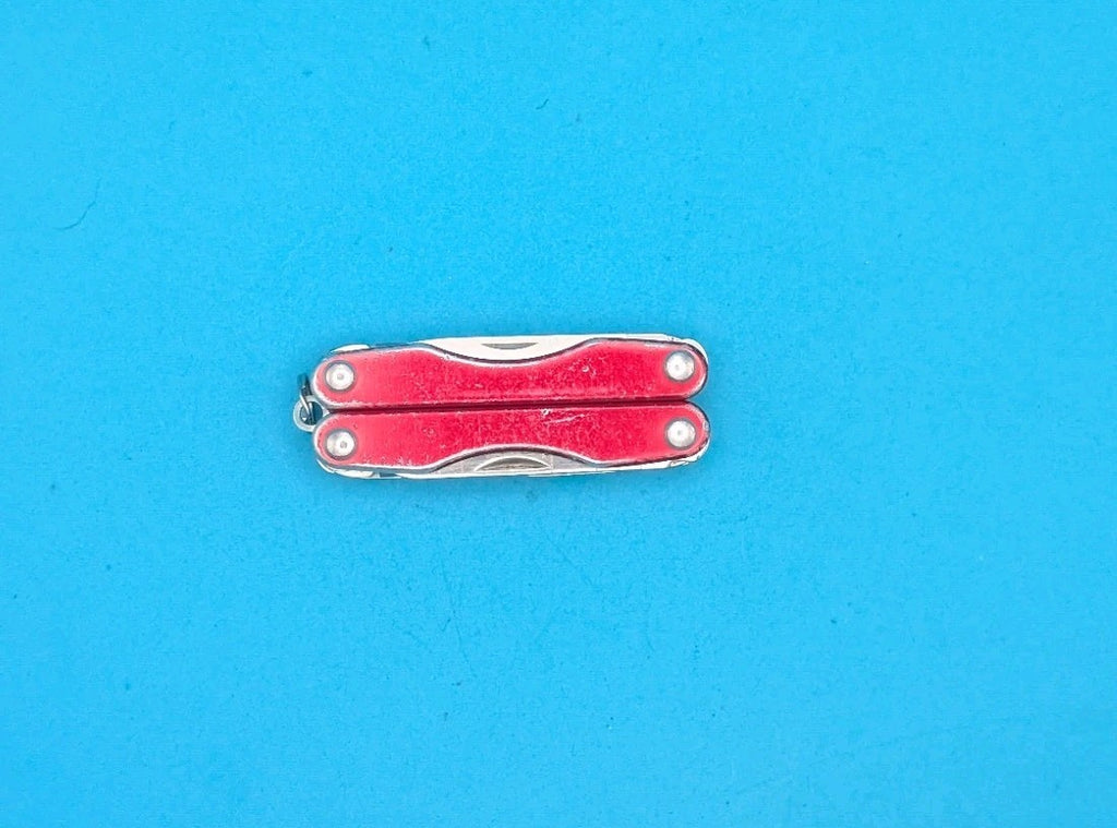 Leatherman "Squirt S4" Stainless Steel Multi Tool - RED!
