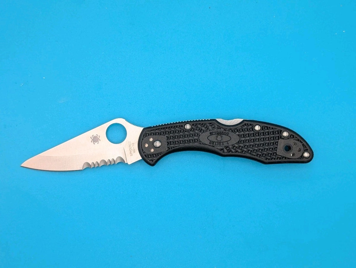 Spyderco Delica 4 Combo Edge Lockback Knife! Black Handle! VG-10 Blade!