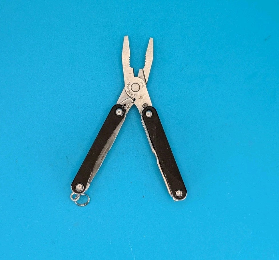 Leatherman SQUIRT PS4 Multi-Tool With Pliers Scissors Knife BLACK!
