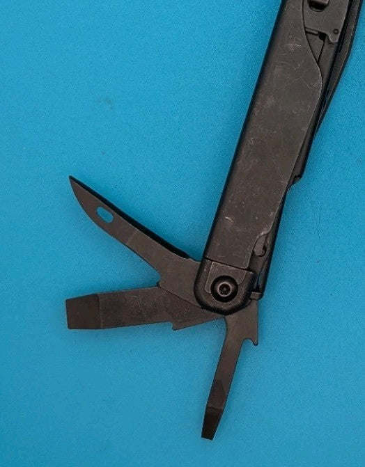 Leatherman Surge Heavy Duty Multi-Tool! GOOD WORKING CONDITION! BLACK OXIDE!