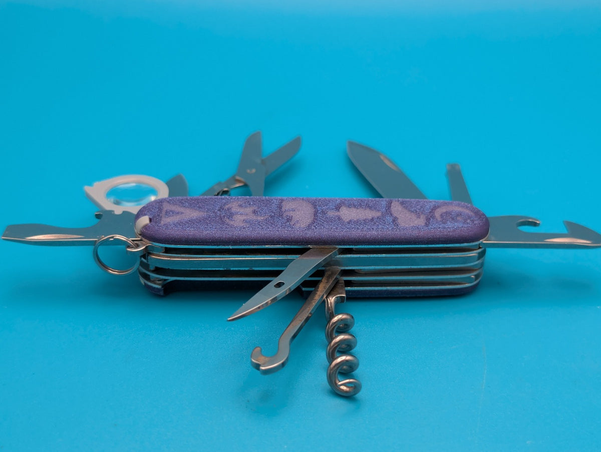 CUSTOM VICTORINOX EXPLORER GLOW IN THE DARK SWISS ARMY KNIFE MULTI TOOL! 91mm