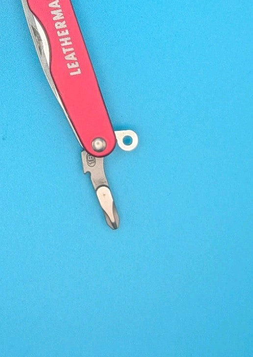 Leatherman Juice C2 Red Multi Tool! RETIRED! *JANIS PLASTICS*