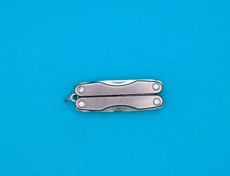 Leatherman Squirt P4 Multi-Tool, Key Ring, Retired, GRAY!