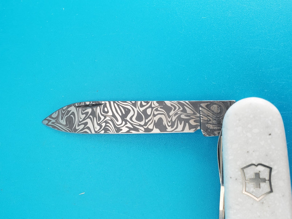2025 Victorinox Companion Corian Handle Damast Blade Swiss Army Knife #4879/7000