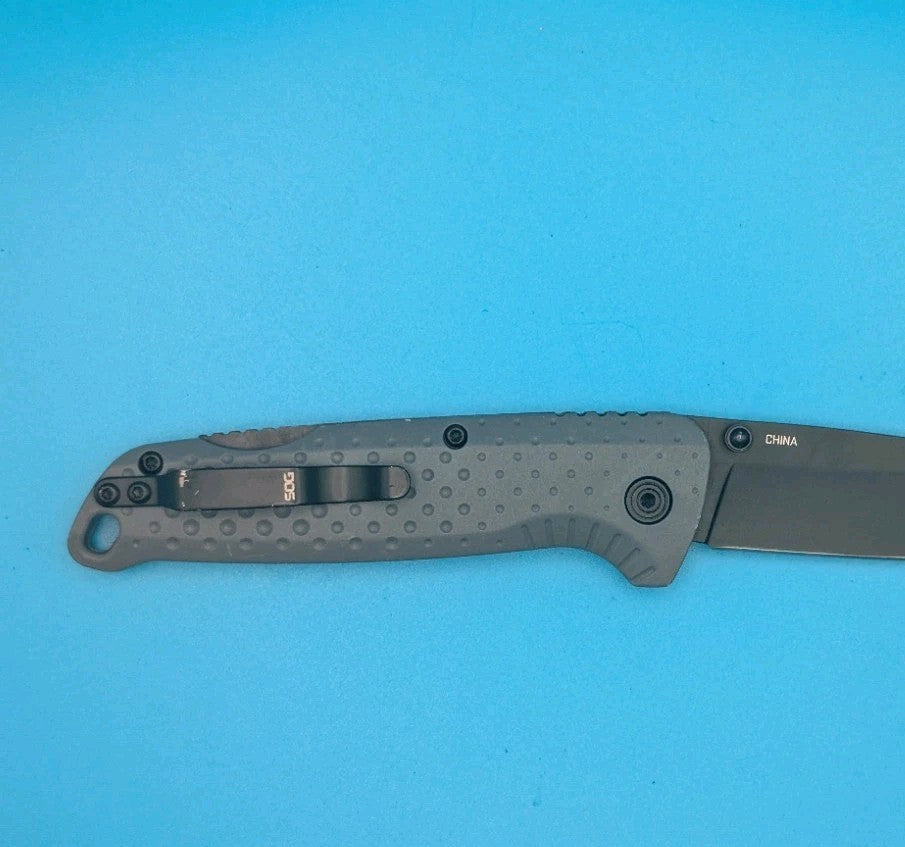 SOG Adventurer LB Lockback Gray Folding 5Cr15MoV Pocket Knife!