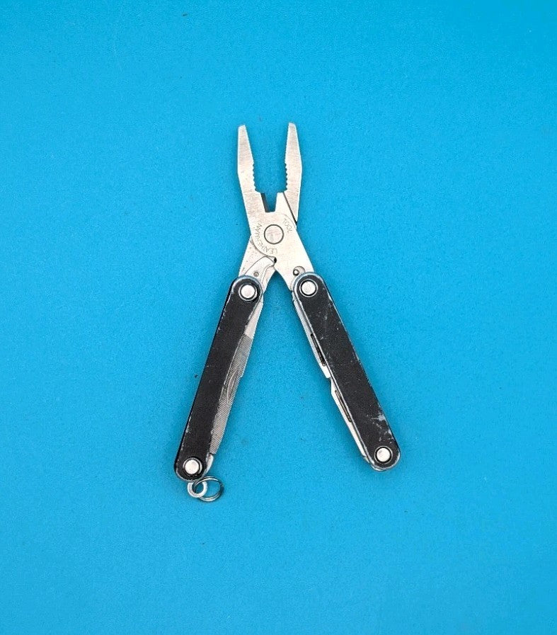Leatherman SQUIRT PS4 Multi-Tool With Pliers Scissors Knife BLACK!