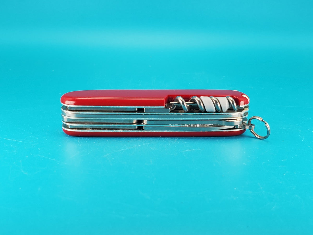 Victorinox Huntsman Plus Red Swiss Army Knife Multi Tool! With Pen! NICE!