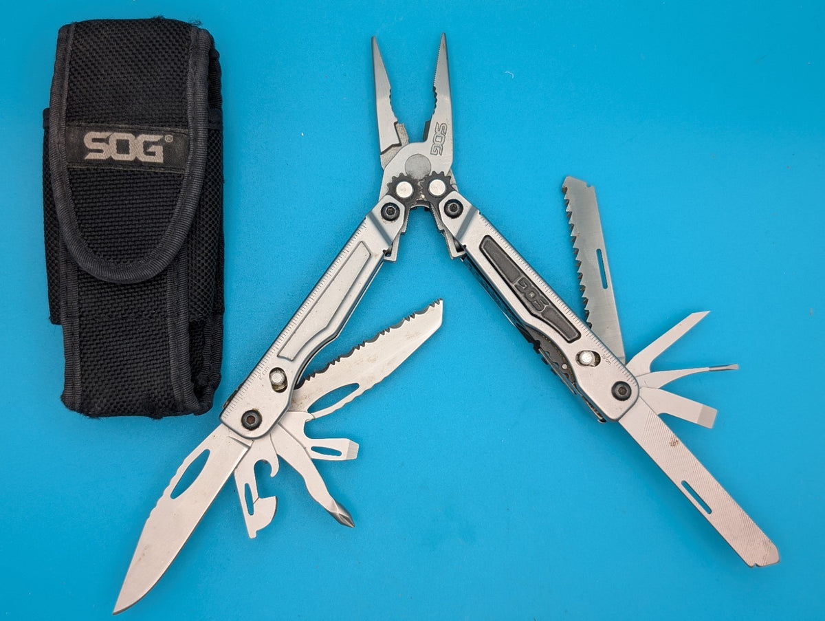Retired SOG PowerPlay Knife Pliers Multi Tool! With Sheath!