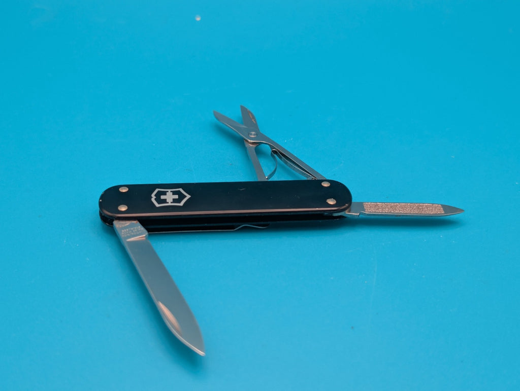 Victorinox Money Clip With Black Alox Smooth Scales!
