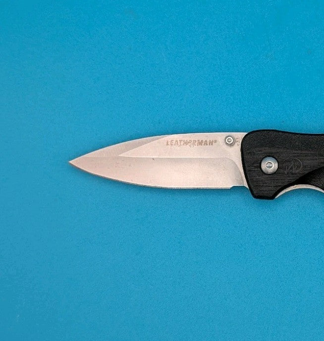 Leatherman Crater C33 Plain Edge Pocket Knife! Black!