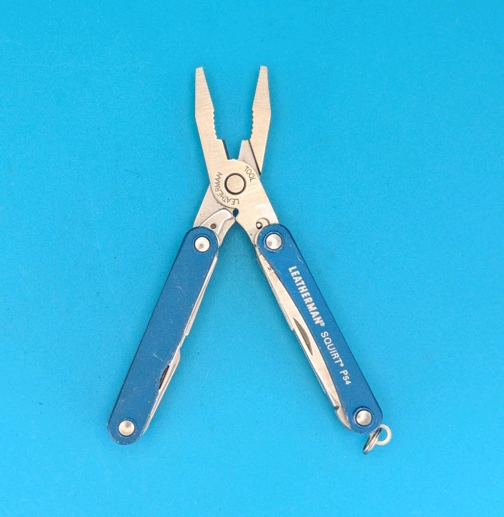 Leatherman SQUIRT PS4 Multi-Tool With Pliers Scissors Knife BLUE!