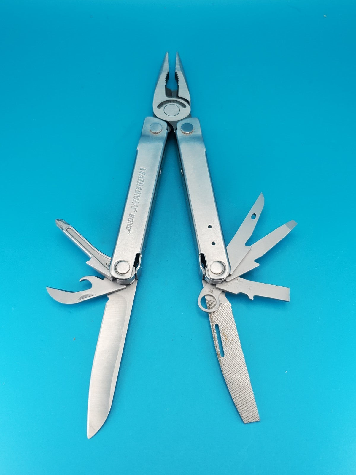 LEATHERMAN Bond Multitool, Stainless Steel Everyday Tool!