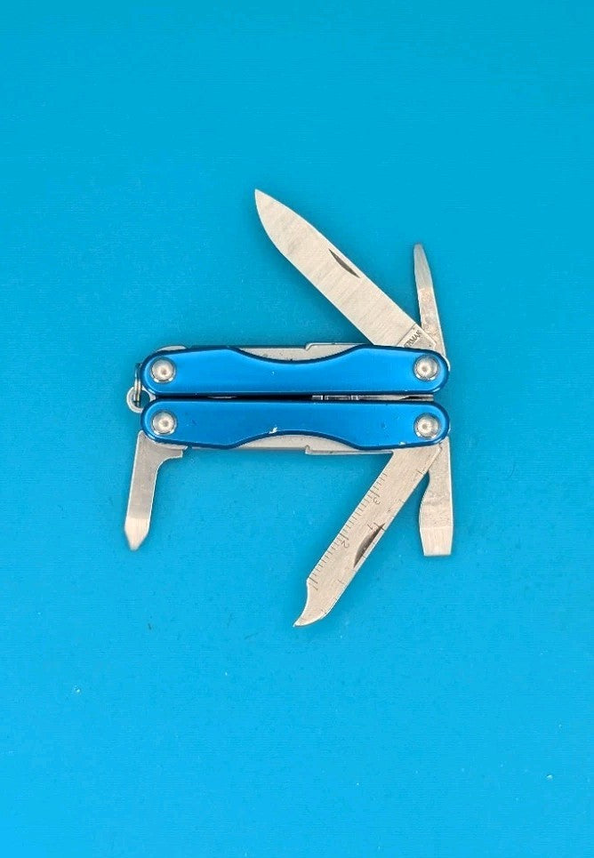 Leatherman Squirt S4 Multi-Tool, Key Ring, Retired, BLUE!