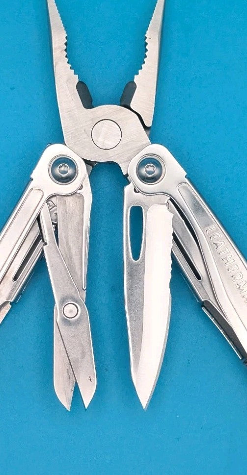 LEATHERMAN WINGMAN MULTI-TOOL! FAST SHIPPING!