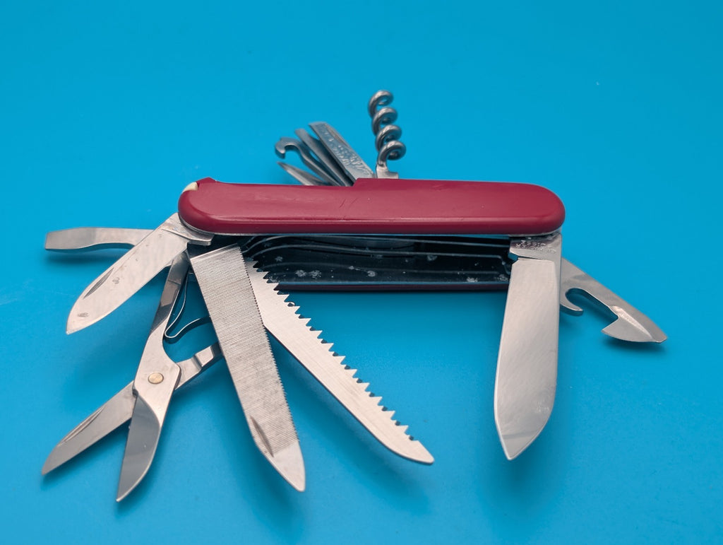 Victorinox Ranger Swiss Army Knife Red Multi-Tool! NICE!