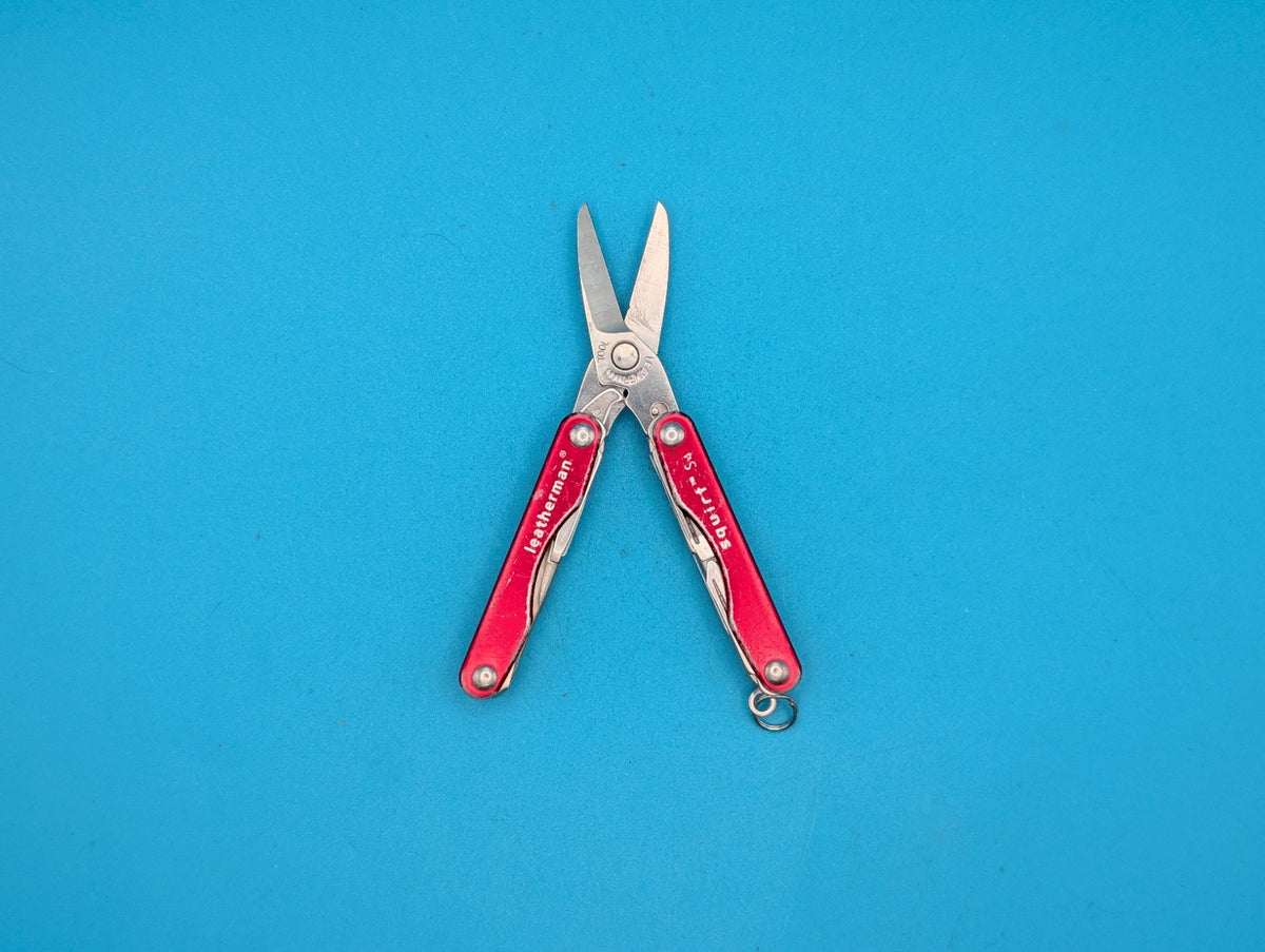 Leatherman "Squirt S4" Stainless Steel Multi Tool - RED!