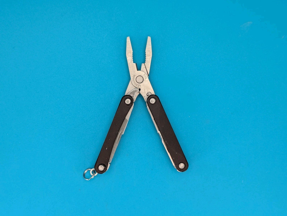 Leatherman Squirt PS4 Multi-Tool With Pliers Scissors Knife Black