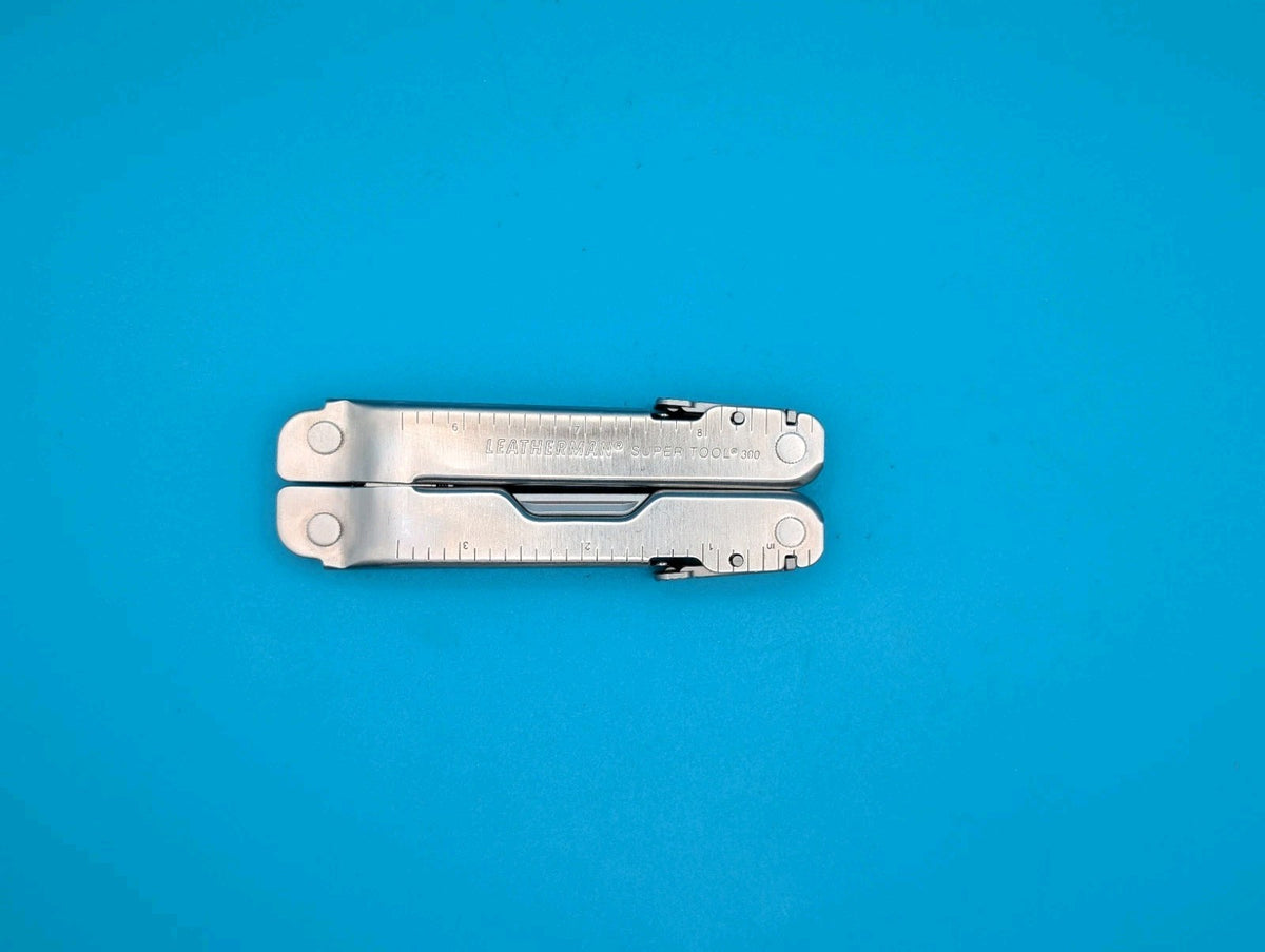Leatherman Stainless Steel Super Tool 300 Multitool!
