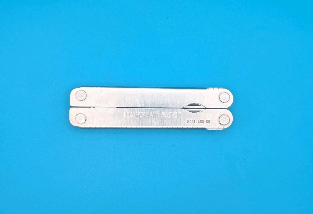 Leatherman PST 2 Multi Tool! 02/99 date stamp! Fast Shipping! With Sheath! *CAD*