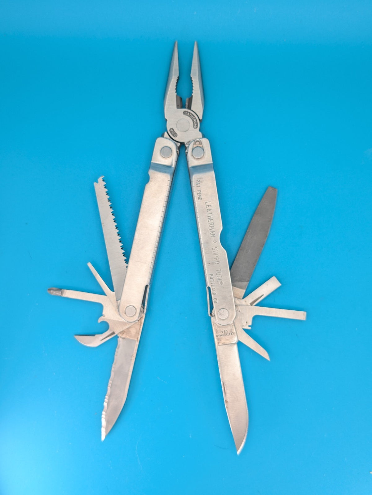 Leatherman Super Tool! With Sheath! 11/99 Date!