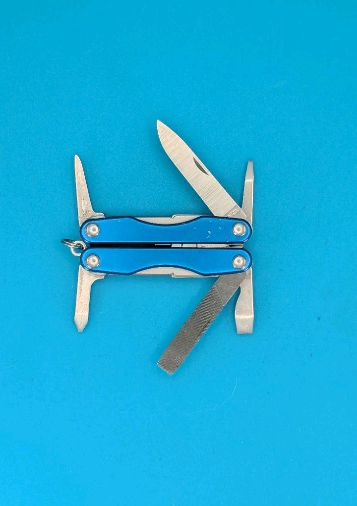 Leatherman Squirt P4 Multi-Tool, Key Ring, Retired, BLUE!