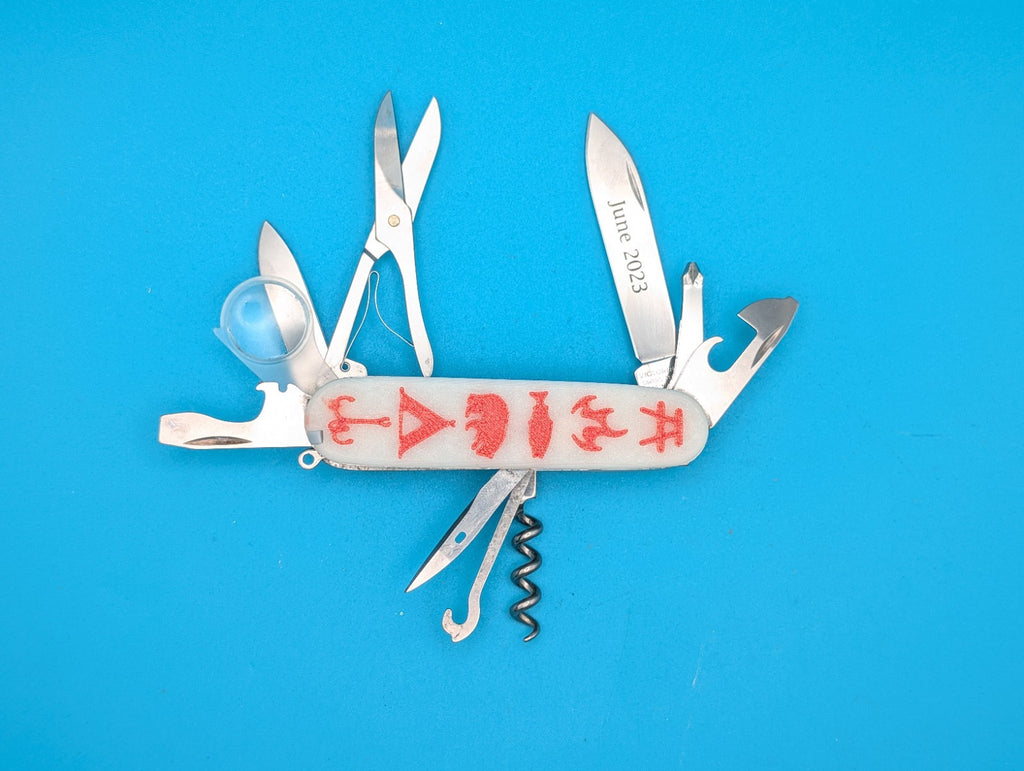 VICTORINOX EXPLORER GLOW IN THE DARK SWISS ARMY KNIFE MULTI TOOL!